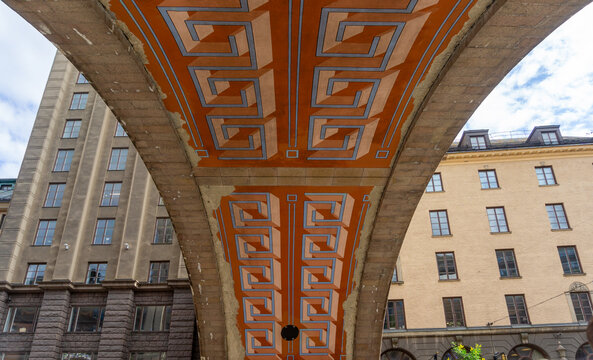 Malmskillnadsbron bridge underpass geometric street art in Stockholm