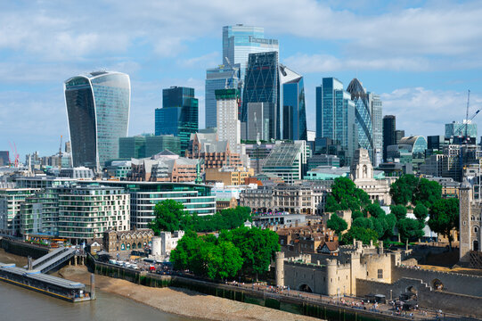 Combination of modern skyscrapers and historic buildings in a green urban landscape, view from Tower Bridge, Tower Bridge Rd, London, SE1 2UP, United Kingdom