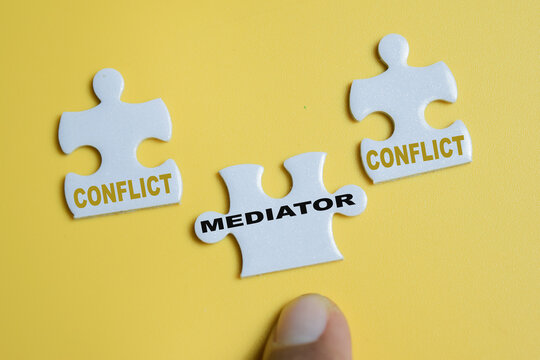 Piece of jigsaw puzzle with conflict and mediator.