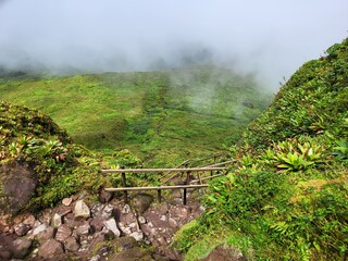 Volcan de la Soufrière, Guadeloupe © vouvraysan