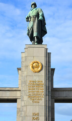 Fototapeta premium BERLIN GERMANY : Soviet War Memorial (Tiergarten) is war memorials to commemorate war dead of 80,000 soldiers of Soviet Armed Forces who died during the Battle of Berlin in April and May 1945