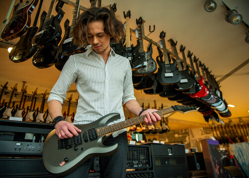 Testing Electric Guitar.