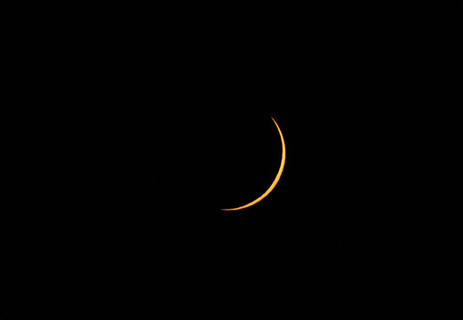 Stunning Final Seconds Before Complete Totality in Total Solar Eclips
