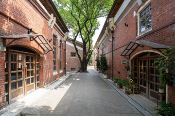 Fototapeta premium 華山1914文化創意産業園区の赤レンガ造りの建物 Huashan 1914 Creative Park