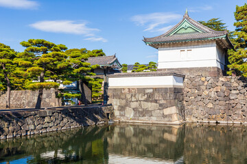 Naklejka premium 日本の風景・秋 東京 皇居外苑 桔梗門