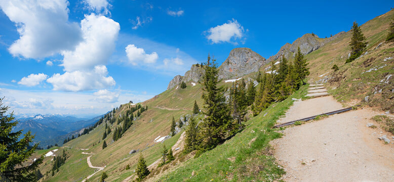 alpine ridge trail Rotwand to Taubenstein mountain, Mangfallgebirge alps, bavaria