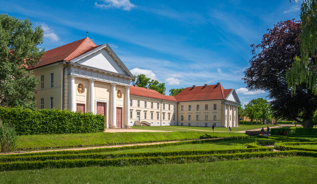 Das Schloss Rheinsberg am Grienericksee, Rheinsberg, Brandenburg, Deutschland