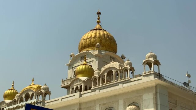 far view of gurudwara banlga sahib in delhi,
