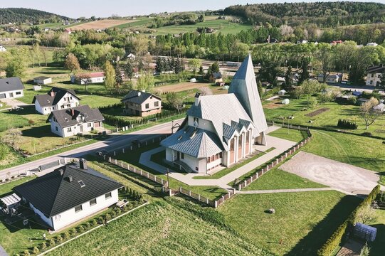 Contemporary place of worship in residential community