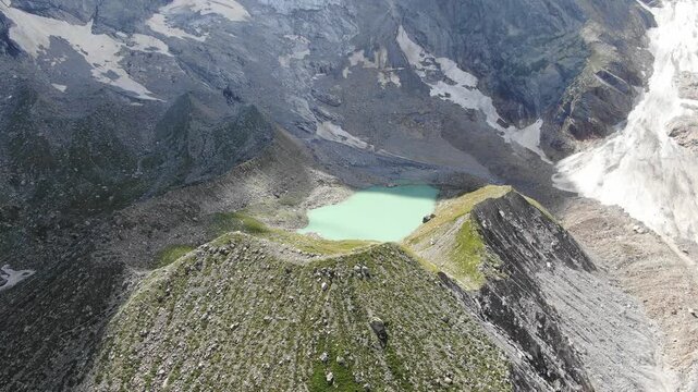 Lago delle locce sotto il monte rosa a Macugnaga, valle anzasca