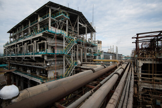 Large Processing Plant with Elevated Pipelines