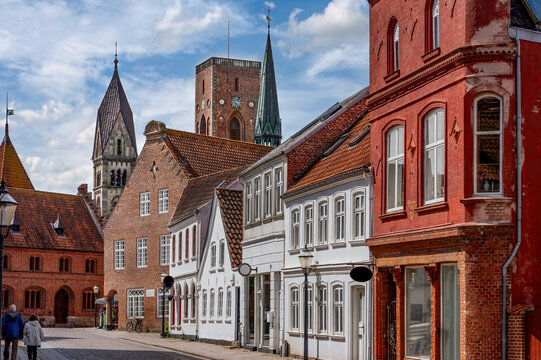 Ribe, &auml;lteste Stadt D&auml;nemarks, Stadtansicht mit Dom zu Ribe