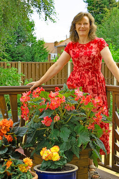 Peachy pink begonias and dress.
