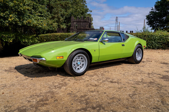 DeTomaso Pantera Classic Sports Car in Green