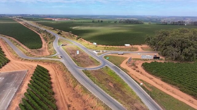 Vista a&eacute;rea trevo BR-354 entrada em Carmo do Parana&iacute;ba, Minas Gerais