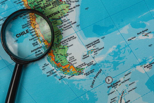 Exploration of a map showing Chile and Argentina with a magnifying glass