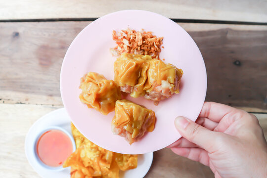 Chinese steamed dumpling or dim sum , steamed dumpling