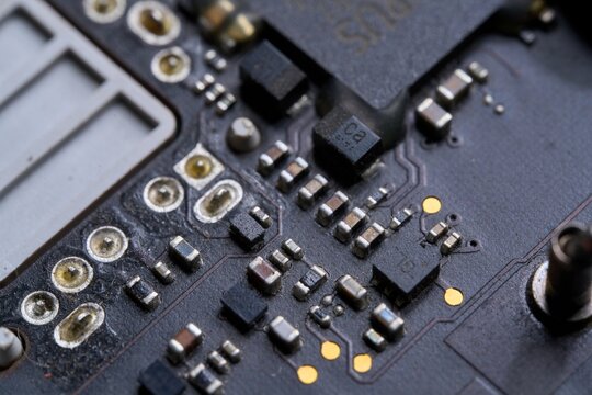 Tecnolog&iacute;a y semiconductores, primer plano de una placa de circuito impreso