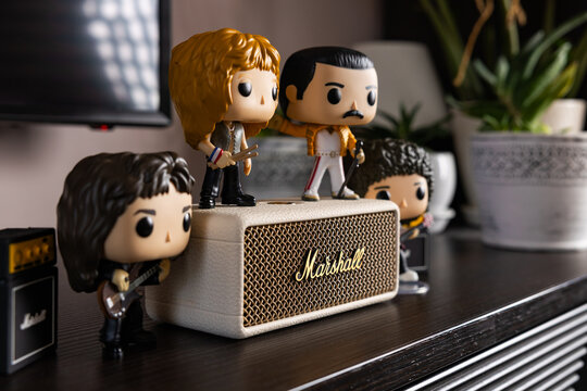 Funko Pop Queen band figures Freddie Mercury Roger Taylor John Deacon Brian May with Marshall speaker