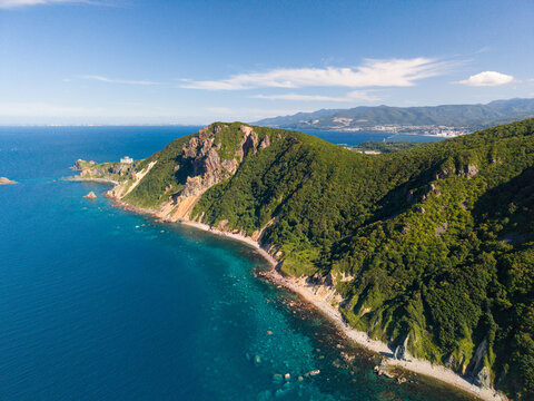 北海道、小樽、オタモイ海岸、赤岩、空撮、海、青、風景、自然、海岸、観光地、岩、観光、断崖、旅行、景色、晴れ、空、絶景、青空、名所、日本、絶壁
