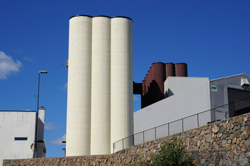 Silos am Hafen von Kristiansand in Norwegen - Silos at the port of Kristiansand in Norway © Birgit Puck