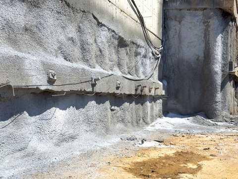 Geotechnical Retaining Wall with Shotcrete and Soil Anchors