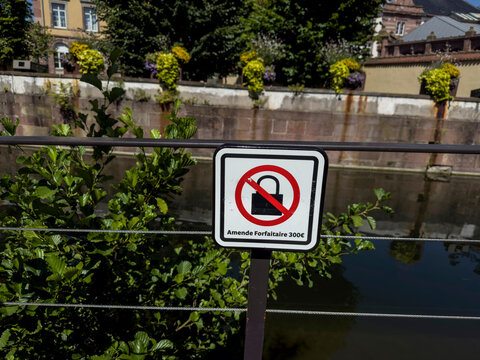 Alsace - Colmar, interdiction de poser des cadenas