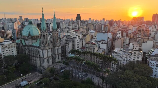 S&eacute; Cathedral, in the historic center of S&atilde;o Paulo, is one of the city&rsquo;s main religious and architectural symbols, standing out for its imposing neo-Gothic architecture beside Pra&ccedil;a da S&eacute; - Brazil
