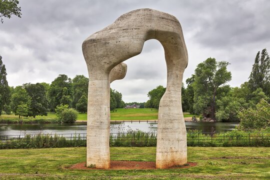 Arch, Henry Moore, Hyde Park, London, England, United Kingdom