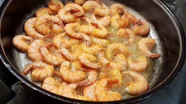 Crispy fried shrimp cooking video footage. Cooked shrimp snacks delicious fried fish. 