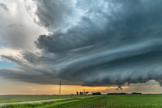 Storm cell formation in Tornado Alley