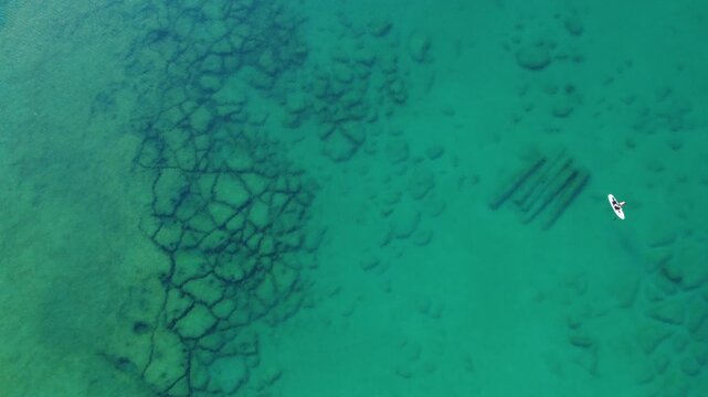 ARCHEOLOGIA SUBACQUEA AEREA, LE CINQUE COLONNE ROMANE DI TORRE CHIANCA A PORTO CESAREO