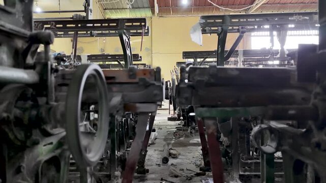 Industrial Weaving Machines With Pulleys And Gears