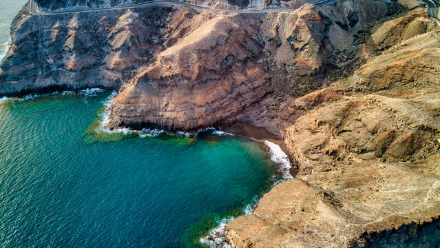 Foto a&eacute;rea con dron de la plata de Tirita&ntilde;a en Gran Canaria.