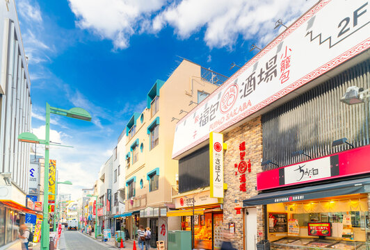 東急東横線・綱島駅　商店街