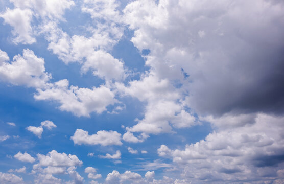 clear blue sky background,clouds with background.