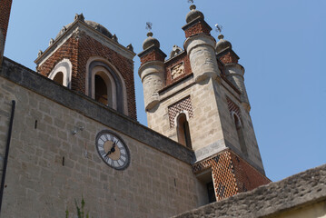 Fototapeta premium Architectural details of Rocchetta Mattei Castle, featuring a historic tower and Gothic-inspired elements in Emilia-Romagna, Italy.
