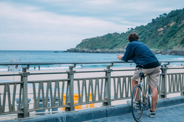 Fototapeta premium Looking out over Zurriola beach in San Sebastian, Spain