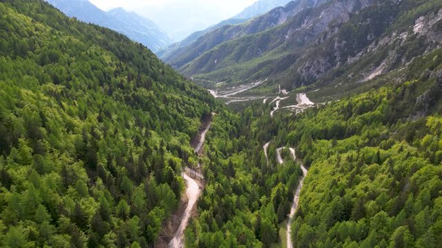 A journey into the Julian Alps' nature. Lake Somdogna, a small, pristine oasis.