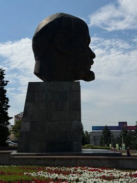 Famous monumental bronze head of Vladimir Lenin in Ulan-Ude, capital of Buryatia, Russia. One of the city&rsquo;s best-known Soviet-era landmarks.