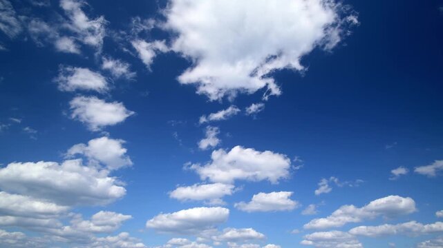 流れる雲　タイムラプス