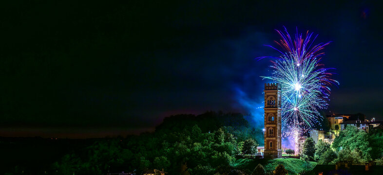 Fireworks in Cassacco. Tower burning. Traditions and shows in Friuli.
