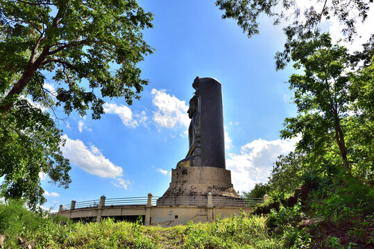 The Monument of Phra Puttha Tawarawadi Sri Prachin Sirindhorn Lokanat is located at Khao Eto Buddha Park in Prachin Buri