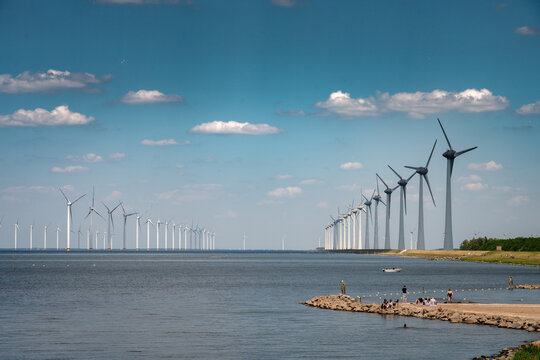 Pittoresk vissersdorp Urk aan het IJsselmeer in Flevoland