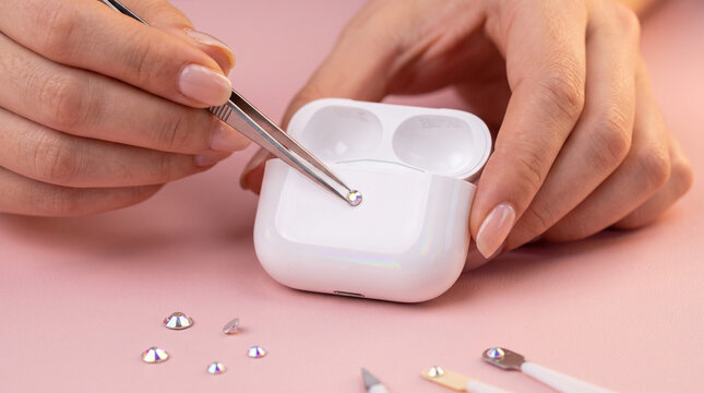 Bedazzling, rhinestone decoration, crystalcore earbud case