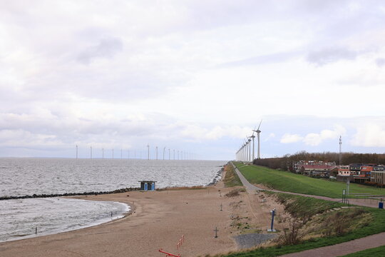 Blick auf das Ijsselmeer in der Gemeinde Urk in der Niederl&auml;ndischen Provinz Flevoland	