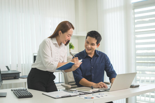 Professional Mentoring and Knowledge Sharing in Modern Office