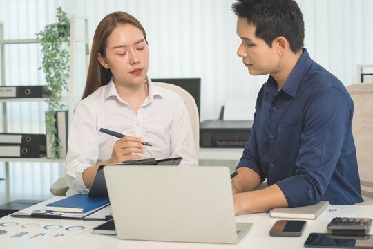 Professional Mentoring and Knowledge Sharing in Modern Office
