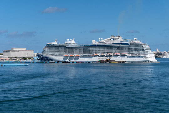 San Juan, Puerto Rico: Enchanted Princess cruise ship in port. Royal-class cruise ship currently operated by Princess Cruises, a subsidiary of Carnival Corporation plc.