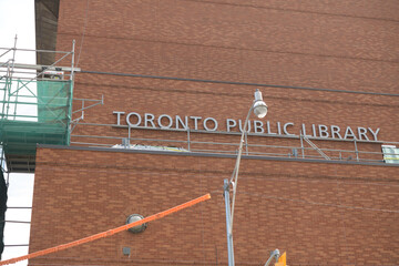 Fototapeta premium Toronto Public Library - Toronto Reference Library, 789 Yonge St (designed by Raymond Moriyama Architects); opened in 1977